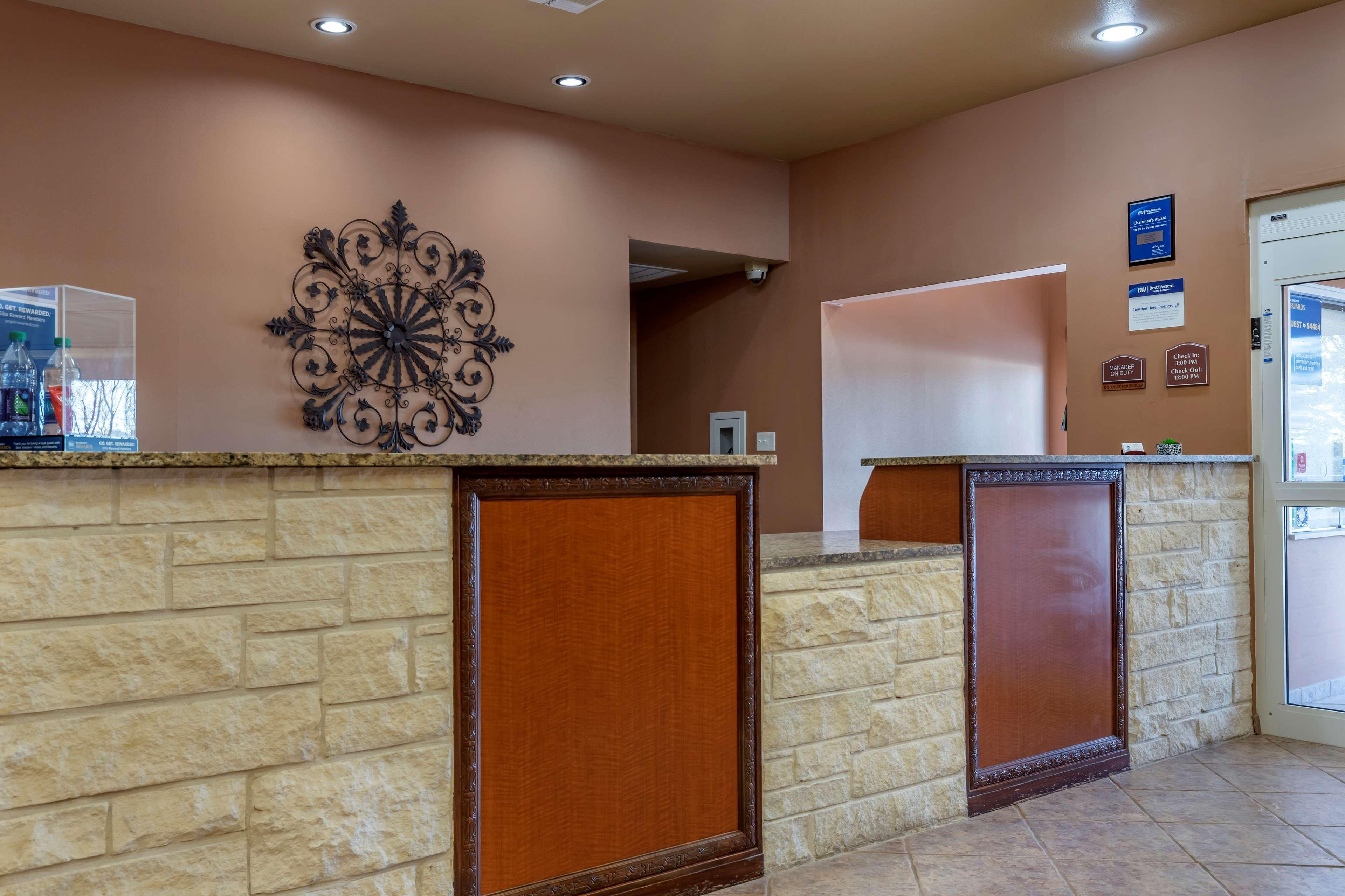 Best Western Dos Rios Junction Exterior photo